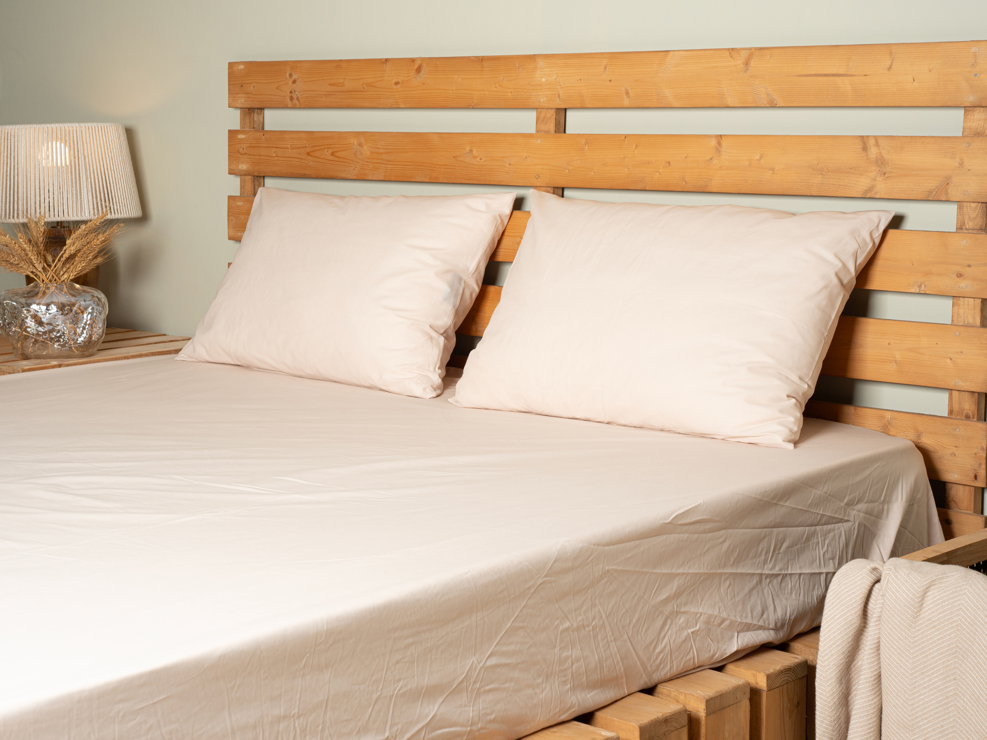 نیم ست ملحفه کشدوزی برند iyi geceler istanbul سه تکه رنگ بژ دو نفره 180x200 